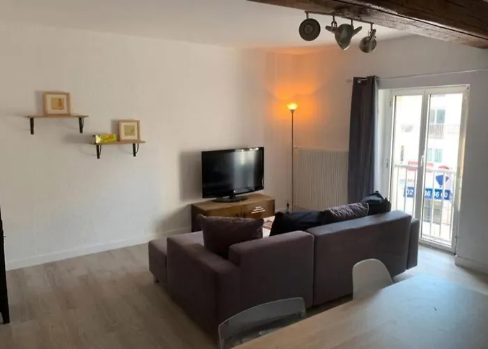 Splendide Pour 4 In Front Gare Flandres Lilla