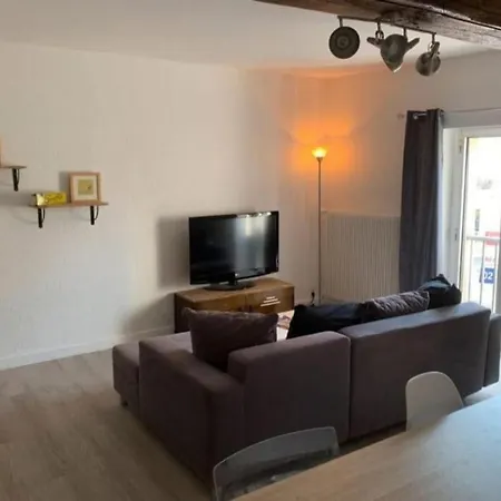 Splendide Pour 4 In Front Gare Flandres Lila